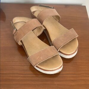 Women's Nisolo Tan Sandals